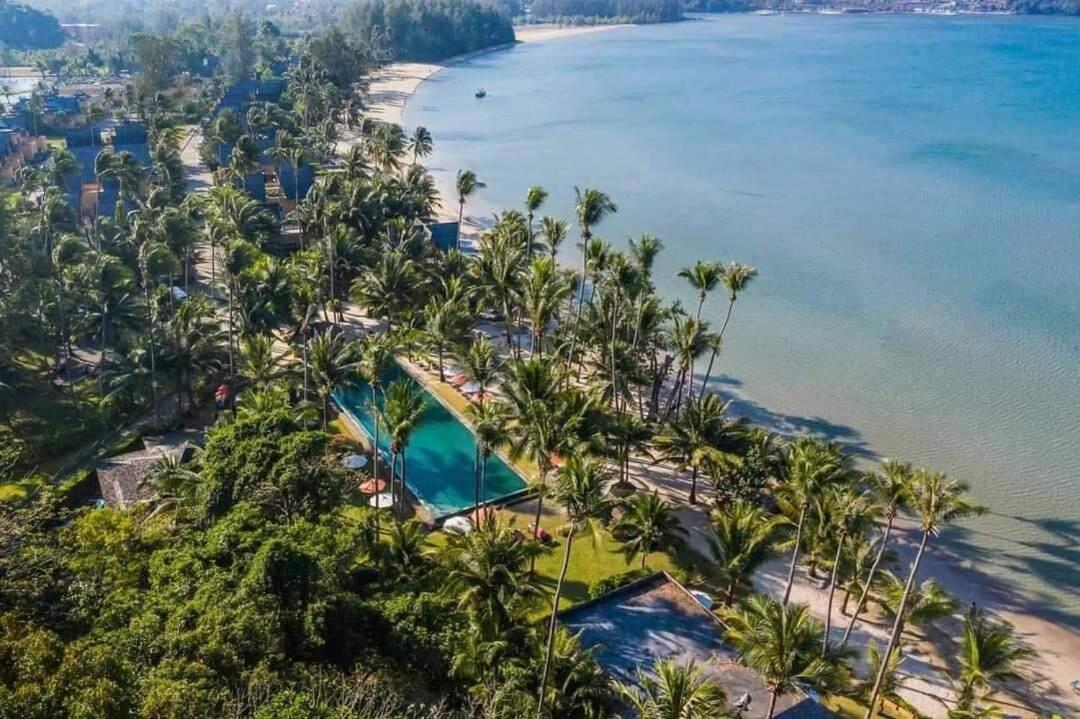 Sevens Paradise Pool - *